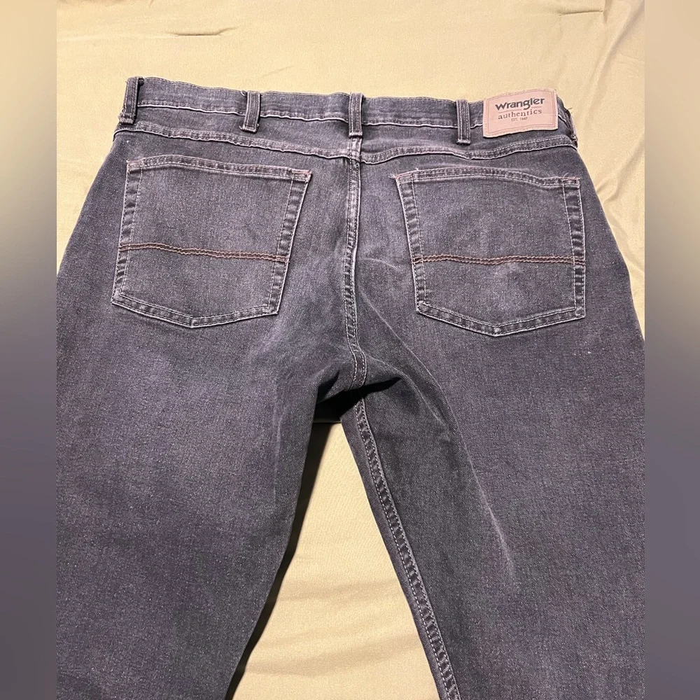 Wrangler Men's Black Jeans - Picture 2 of 4